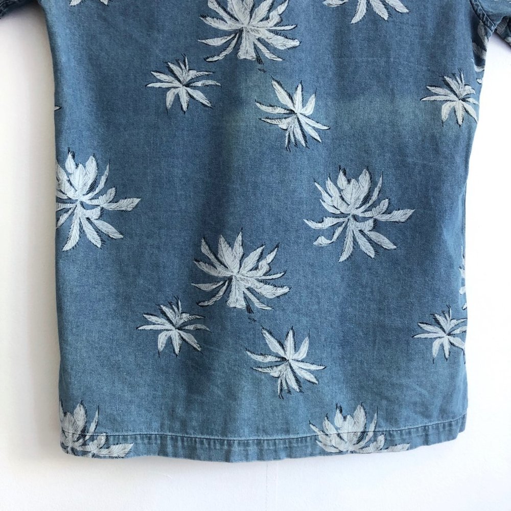 Barney Cools Poolside Button Up Shirt Chambray Sm - image 4